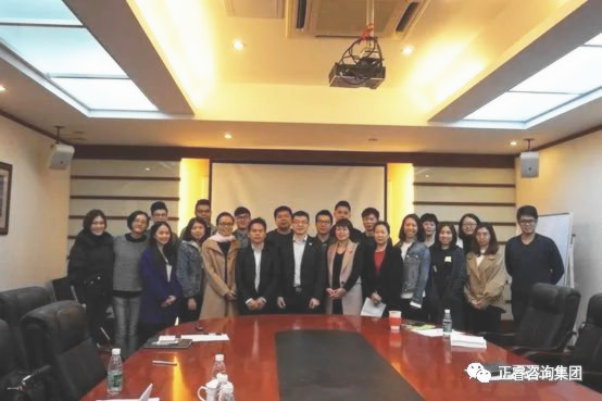 正睿企業(yè)管理研究院專(zhuān)家涂亞清老師與博奧展覽管理團(tuán)隊(duì)合影