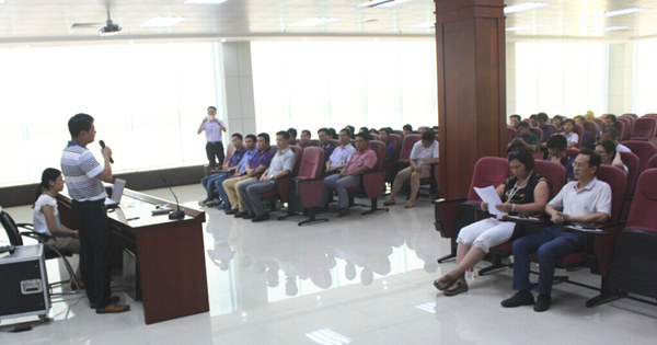 2014年9月28日開平市安迪衛(wèi)浴實(shí)業(yè)有限公司管理升級總結(jié)大會順利召開 2014年9月28日開平市安迪衛(wèi)浴實(shí)業(yè)有限公司管理升級總結(jié)大會順利召開