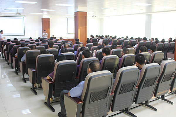 2014年9月28日開平市安迪衛(wèi)浴實(shí)業(yè)有限公司管理升級總結(jié)大會順利召開 2014年9月28日開平市安迪衛(wèi)浴實(shí)業(yè)有限公司管理升級總結(jié)大會順利召開