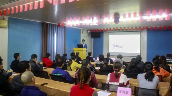 正睿咨詢集團(tuán)項(xiàng)目組老師作項(xiàng)目總結(jié)報告 正睿咨詢集團(tuán)項(xiàng)目組老師作項(xiàng)目總結(jié)報告