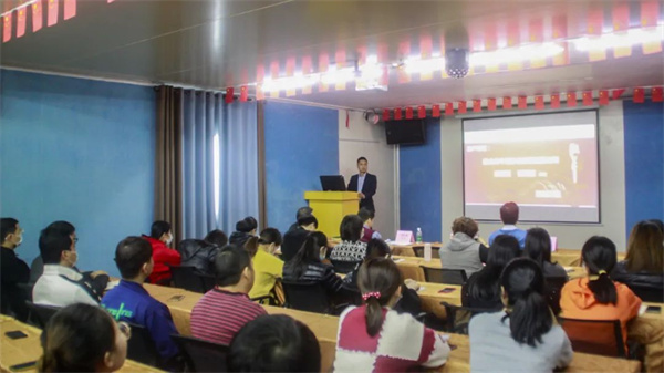 中境總經(jīng)理范紹熙先生發(fā)表講話 中境總經(jīng)理范紹熙先生發(fā)表講話