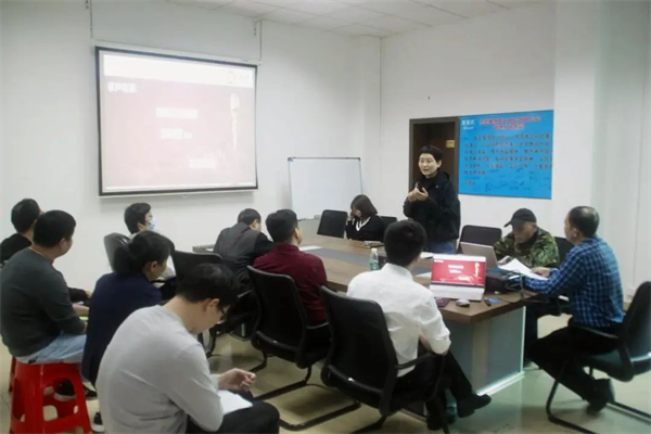 愛屋氏總經(jīng)理劉曉珊女士發(fā)表講話 愛屋氏總經(jīng)理劉曉珊女士發(fā)表講話