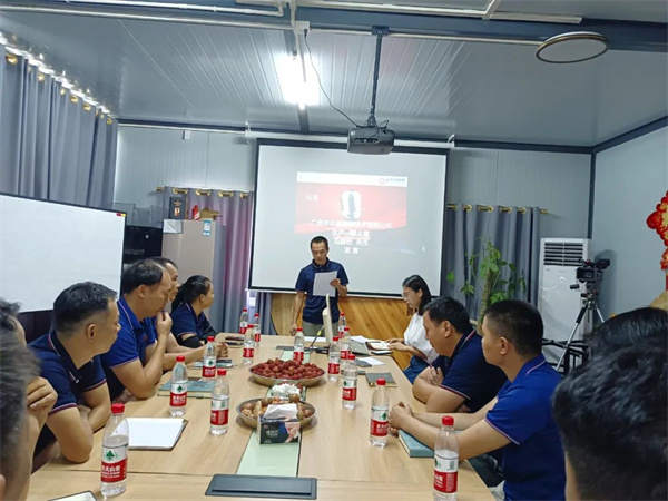 眾鑫馮群吹主管致辭 眾鑫馮群吹主管致辭