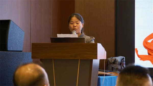 睿創(chuàng)配料部經(jīng)理張金華女士致辭 睿創(chuàng)配料部經(jīng)理張金華女士致辭