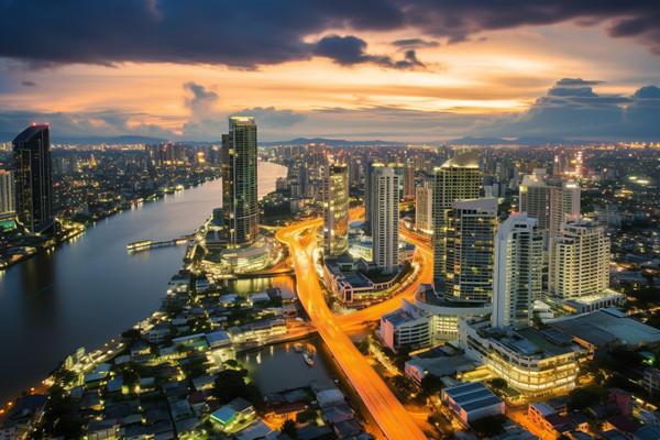 集團(tuán)管控的核心要素：策略，協(xié)同，風(fēng)險(xiǎn)與合規(guī)