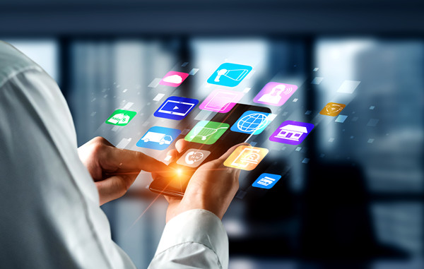 社交媒體營(yíng)銷：拓展品牌知名度，加強(qiáng)消費(fèi)者互動(dòng)