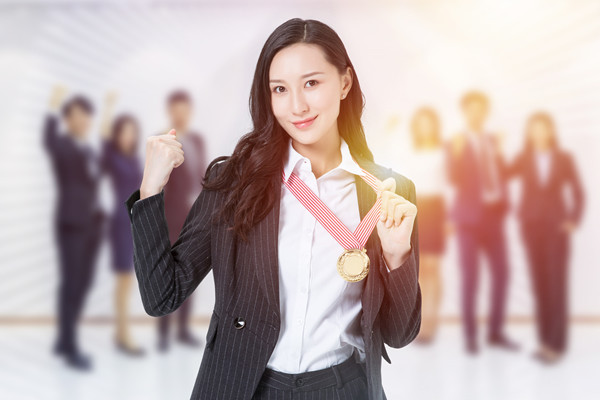 績效考核：評估員工成果，為晉升和獎(jiǎng)懲提供依據(jù)