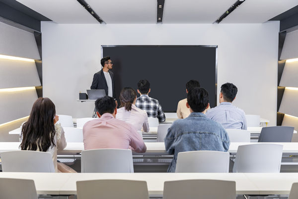 戰(zhàn)略落地:將宏偉戰(zhàn)略轉(zhuǎn)化為現(xiàn)實成果 戰(zhàn)略落地:將宏偉戰(zhàn)略轉(zhuǎn)化為現(xiàn)實成果