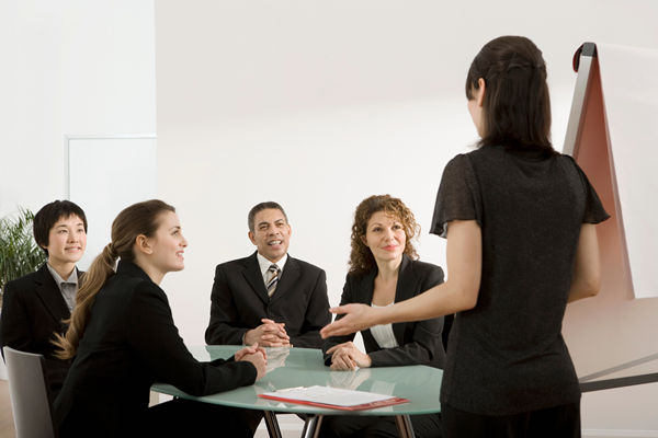 對(duì)組織流程進(jìn)行優(yōu)化再造，提高工作效率和降低成本