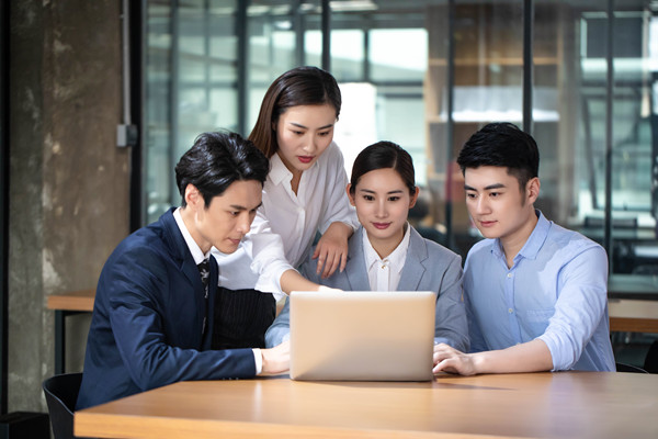 全面薪酬戰(zhàn)略實施：提升員工滿意度，提升企業(yè)績效