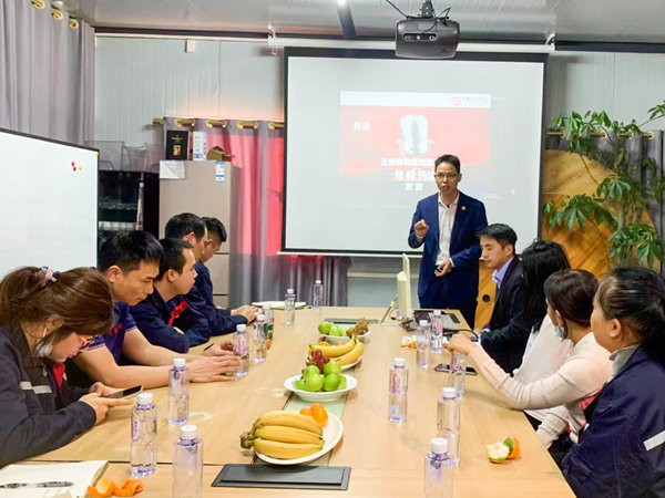 廣東正睿企業(yè)管理研究院主任肖鋒老師致辭 廣東正睿企業(yè)管理研究院主任肖鋒老師致辭