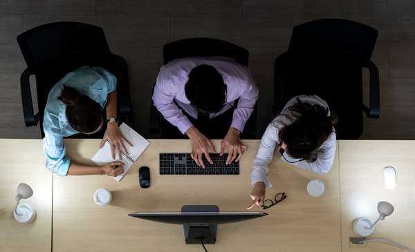 集團管控：統(tǒng)一策略、優(yōu)化運營、提升效率