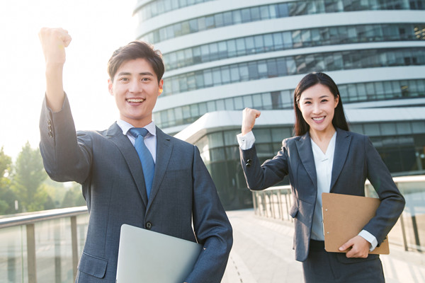 集團管控：統(tǒng)一策略、優(yōu)化運營、提升效率