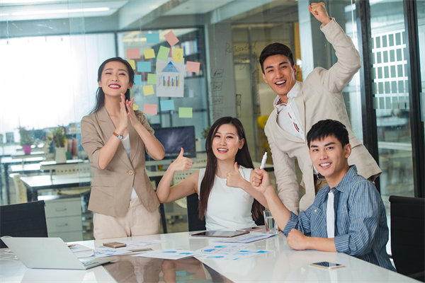 社會(huì)責(zé)任與績效管理：承擔(dān)社會(huì)責(zé)任，提升企業(yè)形象