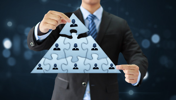 嚴(yán)格執(zhí)行經(jīng)營方案，優(yōu)化資源配置，保障企業(yè)高效運轉(zhuǎn)