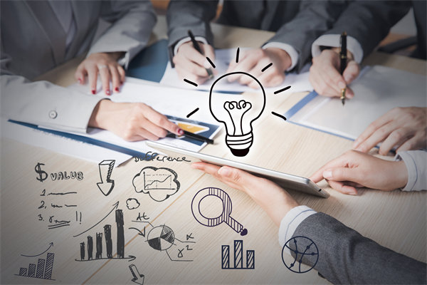 優(yōu)化集團(tuán)管控流程，加強(qiáng)風(fēng)險(xiǎn)管理與內(nèi)部控制