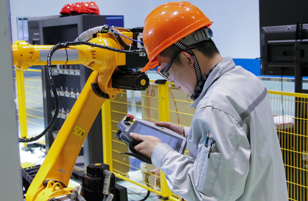 推行精益生產(chǎn)模式，提升企業(yè)運(yùn)營(yíng)效率與成本效益