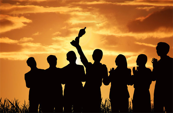 深化創(chuàng)新驅(qū)動(dòng)，落實(shí)年度經(jīng)營(yíng)計(jì)劃，推動(dòng)企業(yè)跨越發(fā)展