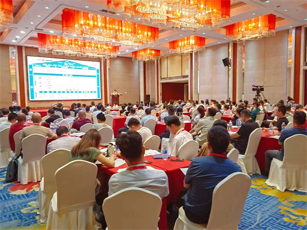 正睿咨詢集團大型公開課《從戰(zhàn)略到執(zhí)行》現(xiàn)場 正睿咨詢集團大型公開課《從戰(zhàn)略到執(zhí)行》現(xiàn)場