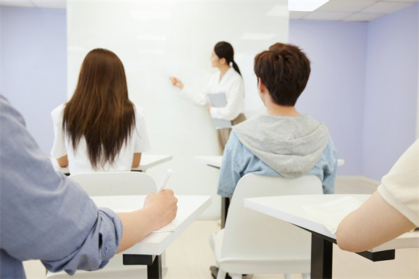 精益生產(chǎn)是制造業(yè)的思想，適合用于其他行業(yè)么？