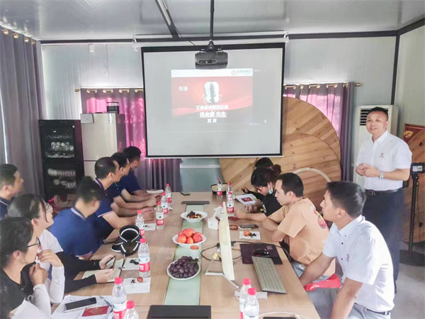 廣東正睿企業(yè)管理研究院副院長(zhǎng)龐金森老師致辭 廣東正睿企業(yè)管理研究院副院長(zhǎng)龐金森老師致辭