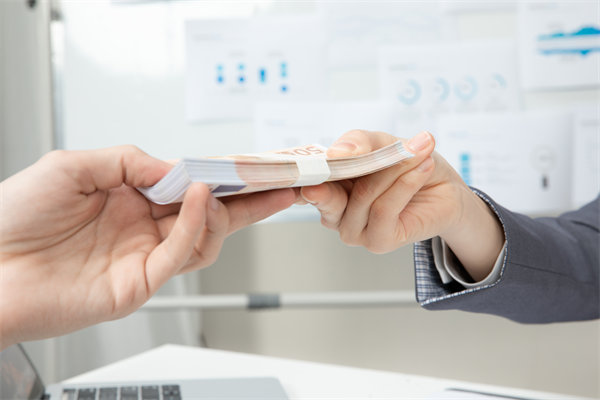 如何設(shè)計高效能薪酬體系以激發(fā)員工最大潛能？