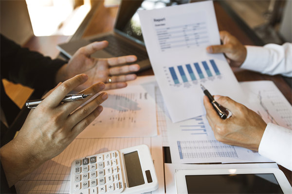 薪酬結(jié)構(gòu)如何平衡固定與浮動部分，激勵員工績效？