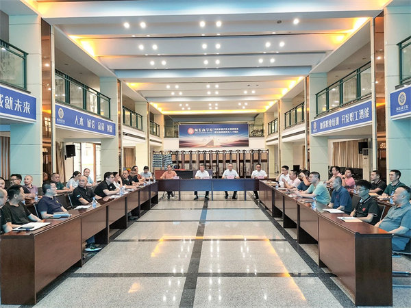 閩發(fā)鋁業(yè)精益生產(chǎn)項(xiàng)目總結(jié)大會現(xiàn)場 閩發(fā)鋁業(yè)精益生產(chǎn)項(xiàng)目總結(jié)大會現(xiàn)場