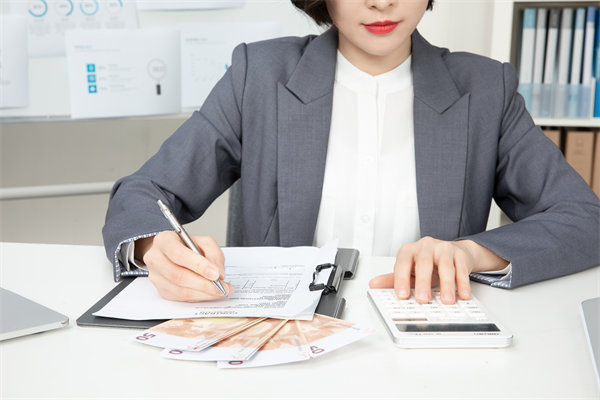 企業(yè)戰(zhàn)略轉型的關鍵成功因素與風險規(guī)避策略何在？