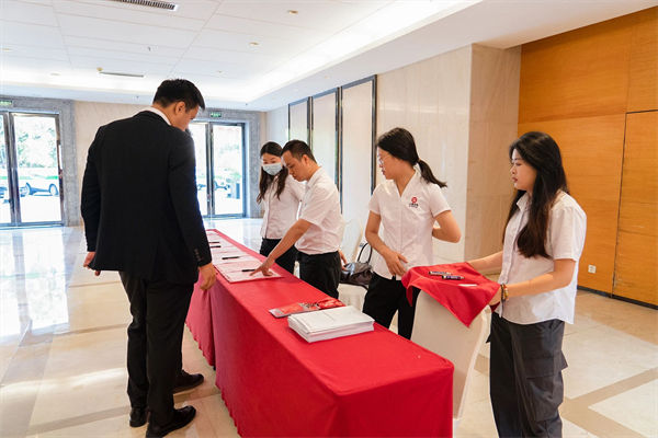 正睿咨詢集團(tuán)大型公開課《年度經(jīng)營計劃&全面預(yù)算管理》簽到現(xiàn)場 正睿咨詢集團(tuán)大型公開課《年度經(jīng)營計劃&全面預(yù)算管理》簽到現(xiàn)場