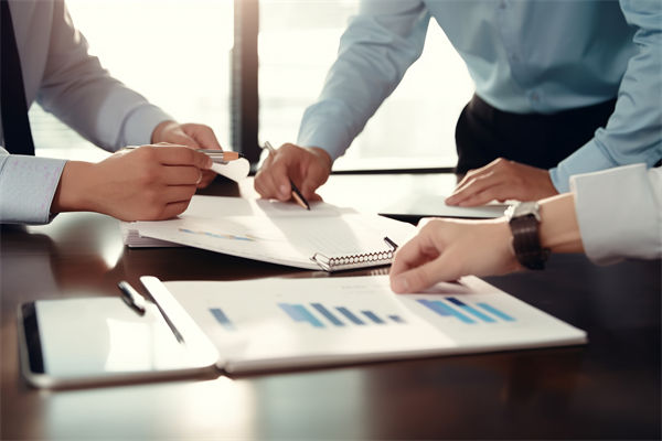 如何確保薪酬績效體系公平透明，增強(qiáng)員工信任？