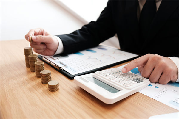 薪酬體系調(diào)整，如何兼顧新員工和老員工的利益？