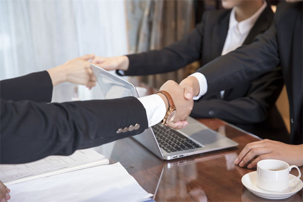 如何通過(guò)績(jī)效咨詢提升企業(yè)的整體運(yùn)營(yíng)效率？