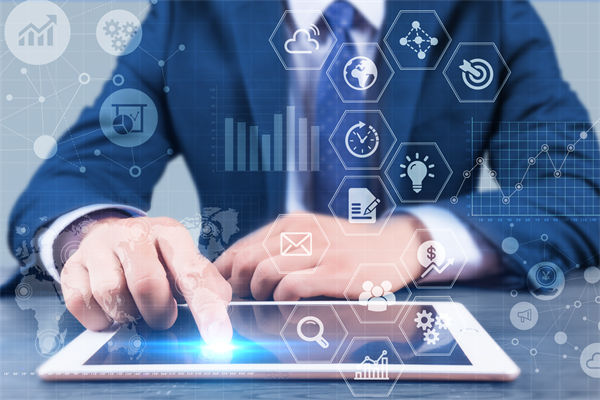 制定年度經(jīng)營計劃時，如何平衡創(chuàng)新與風險？