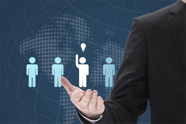 制定年度經(jīng)營計劃時，如何平衡創(chuàng)新與風險？