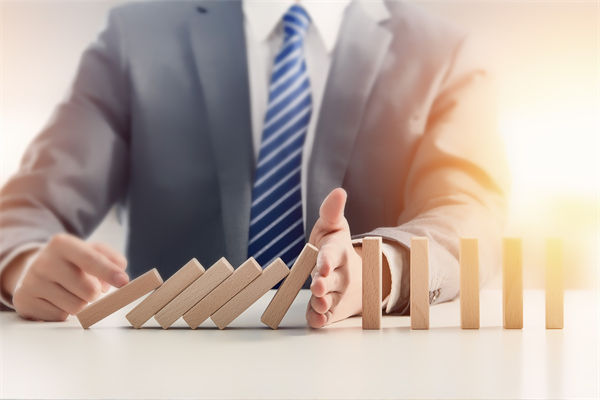 風險評估與應對：組織規(guī)劃中如何預見并減輕潛在問題？