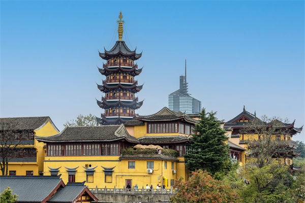 南京戰(zhàn)略咨詢公司如何助力企業(yè)實現(xiàn)長遠發(fā)展？