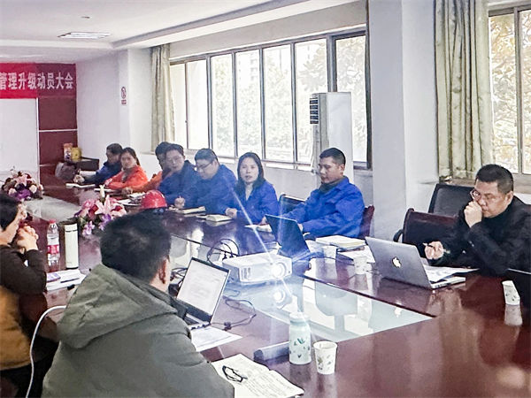 天河股份董秘兼副總經理王麗女士 天河股份董秘兼副總經理王麗女士