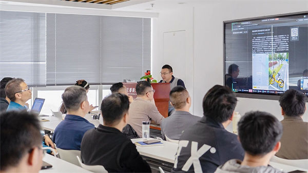 《咨詢(xún)師第一期AI應(yīng)用與實(shí)踐培訓(xùn)班》 《咨詢(xún)師第一期AI應(yīng)用與實(shí)踐培訓(xùn)班》