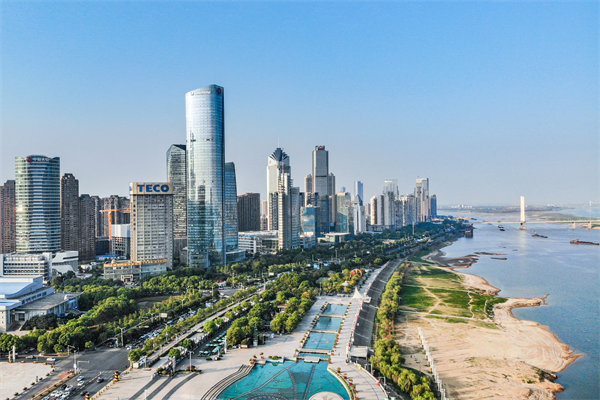 企業(yè)如何借助南昌精益生產(chǎn)咨詢公司提升生產(chǎn)效率與減少浪費(fèi)？