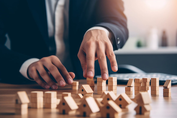 面對復(fù)雜市場環(huán)境，集團(tuán)管控咨詢?nèi)绾未_保企業(yè)穩(wěn)健前行？