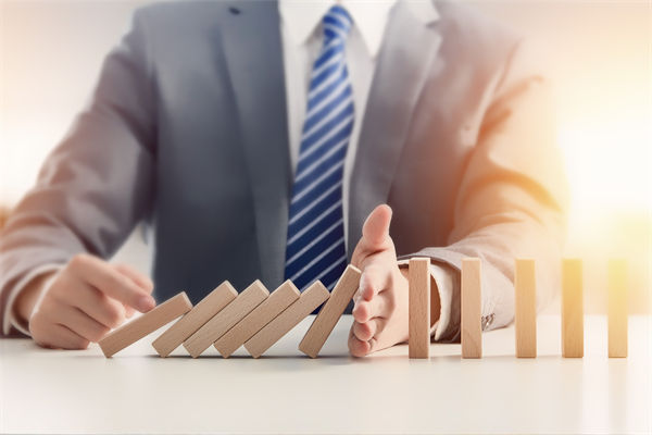 A股開盤大跌，近800股跌超9%，關(guān)聯(lián)企業(yè)如何調(diào)整戰(zhàn)略？