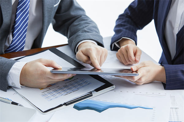 數(shù)字化轉(zhuǎn)型推進(jìn)阻力重重、員工抵觸，怎樣快速落地？