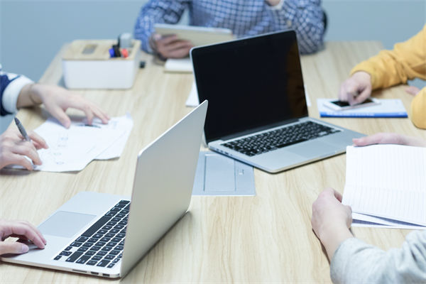 團(tuán)隊(duì)績(jī)效長(zhǎng)期低迷，從績(jī)效管理角度怎樣實(shí)現(xiàn)強(qiáng)勢(shì)扭轉(zhuǎn)？