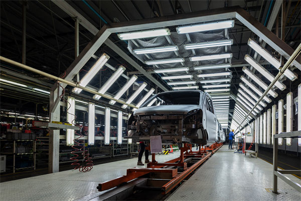 制造業(yè)管理分析:外貿(mào)廠家緊急召回員工三班倒趕工 制造業(yè)管理分析:外貿(mào)廠家緊急召回員工三班倒趕工