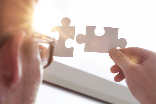 并購(gòu)三年文化仍割裂，融合策略忽視了哪些隱性沖突？