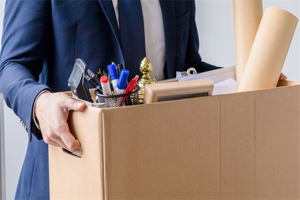 薪酬對標市場卻留不住骨干，長期機制如何設計？