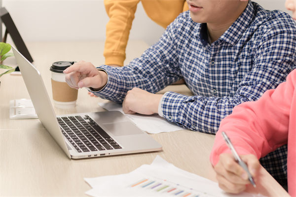 企業(yè)文化該灌輸還是共生？多數(shù)管理者都選錯了方向！