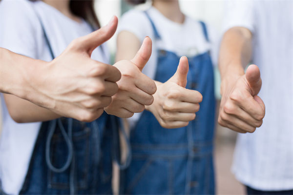 企業(yè)文化標(biāo)語掛滿墻，為何員工依然缺乏認(rèn)同感？