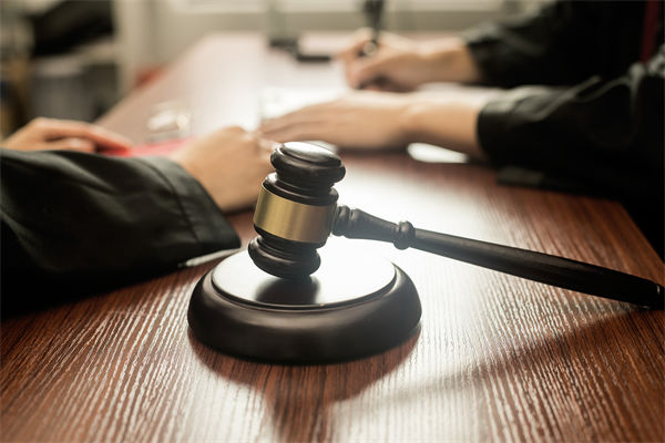 人力資源管理分析:男子請育兒假陪幼女看病被開除 人力資源管理分析:男子請育兒假陪幼女看病被開除